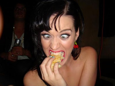 Katy Perry Pounding something that is making her MAD Posted on August 17 